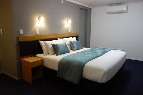 Parakai Springs Lodge Bagian luar foto